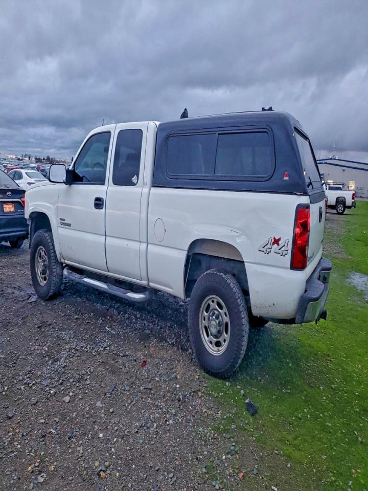 2004 CHEVROLET SILVERADO K2500 HEAVY DUTY photo 2