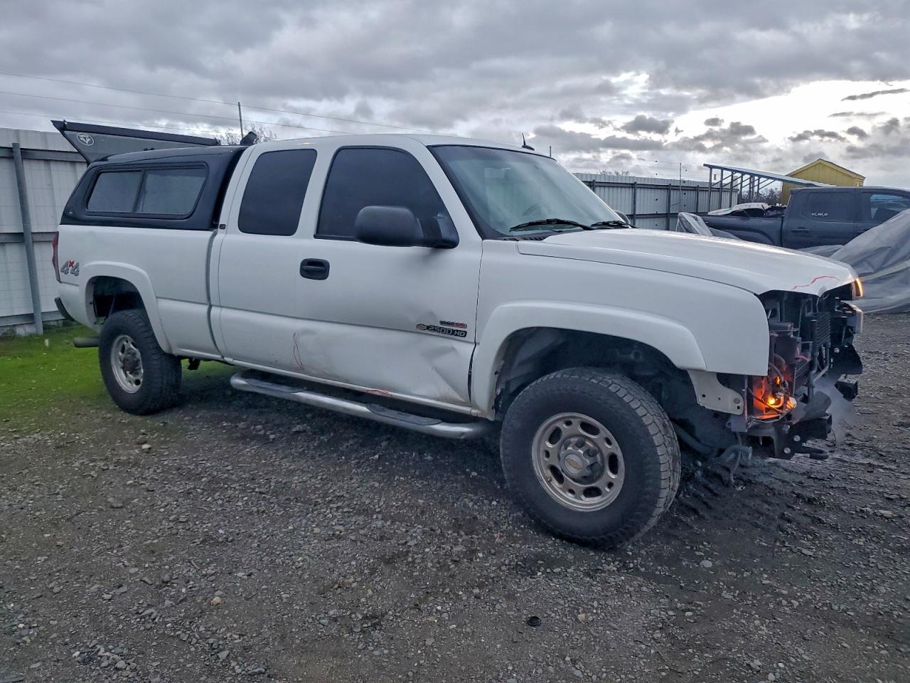 2004 CHEVROLET SILVERADO K2500 HEAVY DUTY photo 4