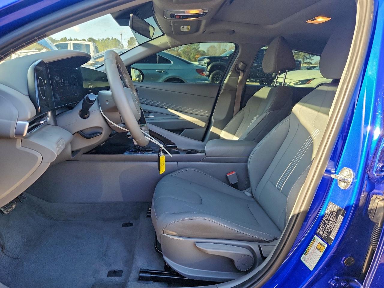 2024 HYUNDAI ELANTRA SEL photo 7