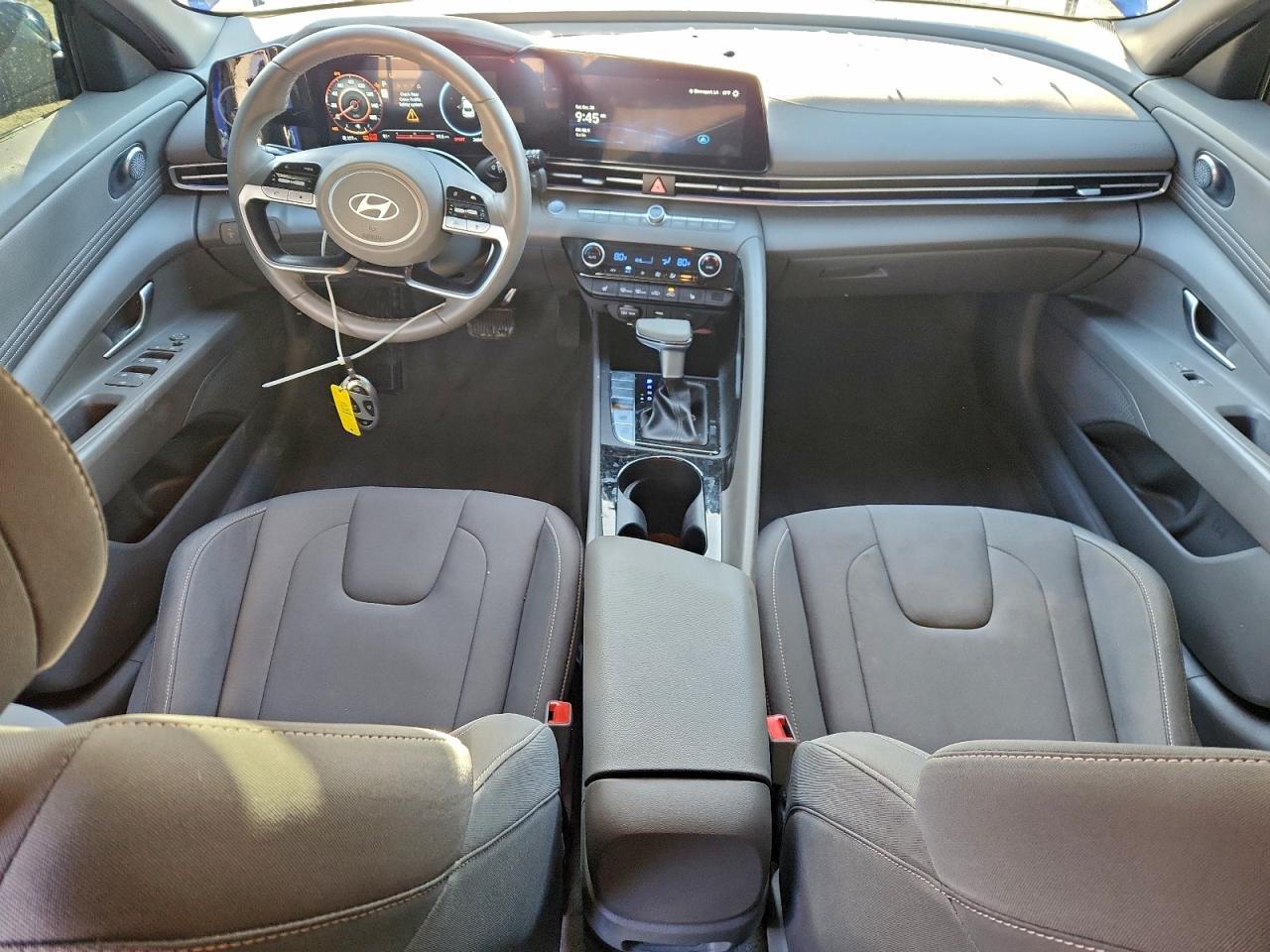2024 HYUNDAI ELANTRA SEL photo 8