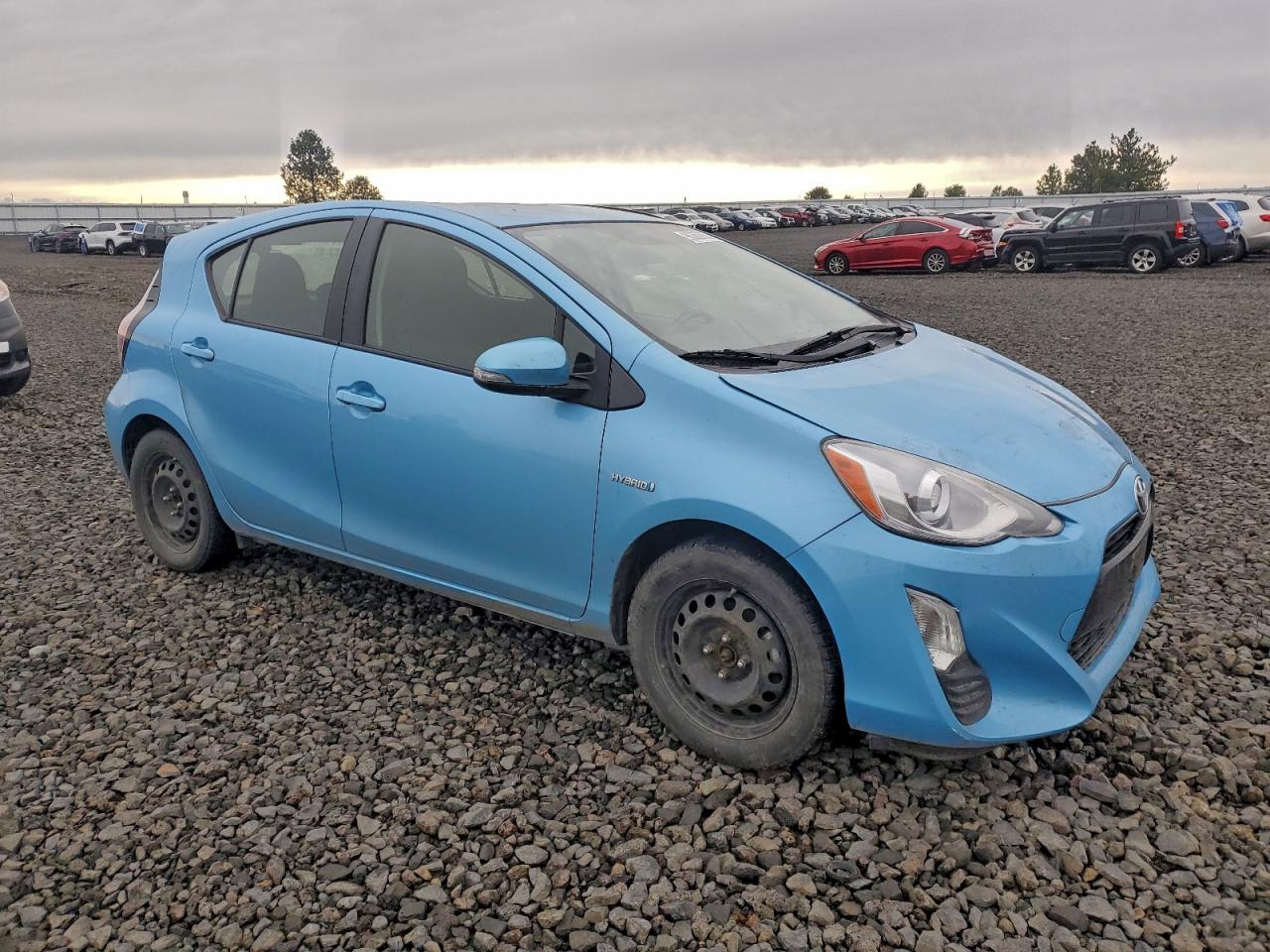 2016 TOYOTA PRIUS C photo 4