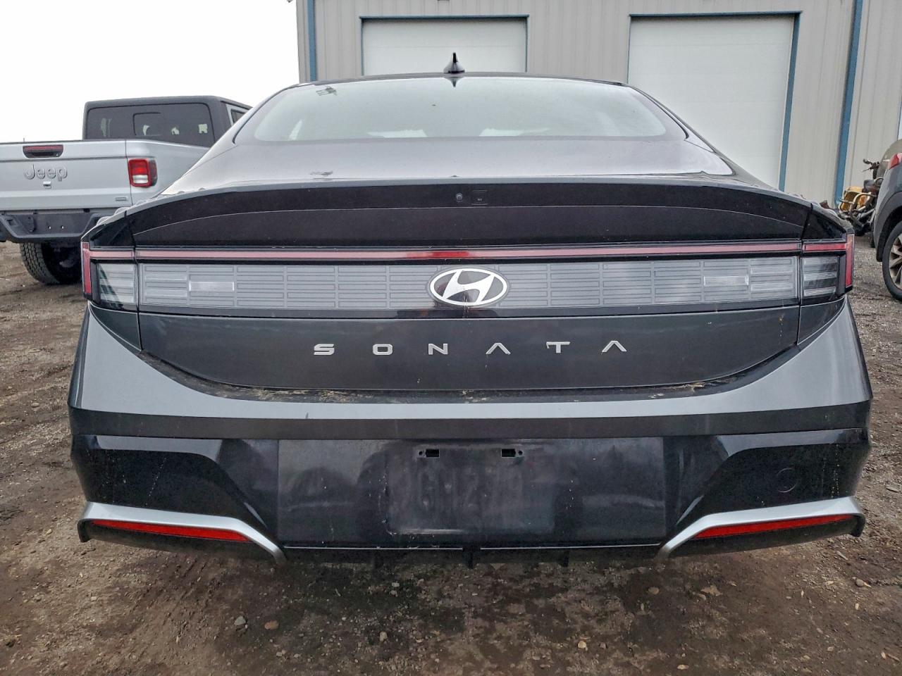 2025 HYUNDAI SONATA SEL photo 6