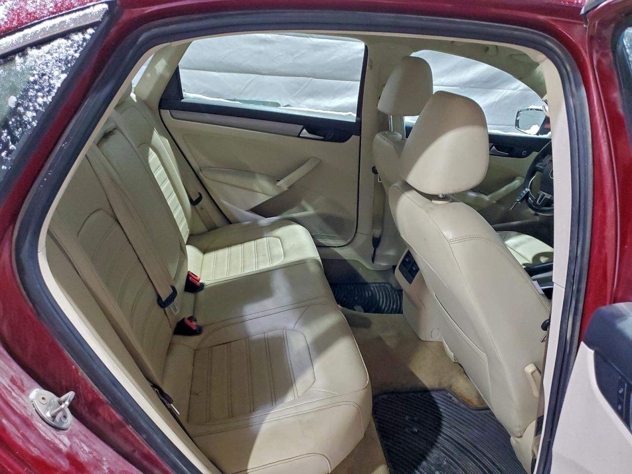 2015 VOLKSWAGEN PASSAT SE photo 37
