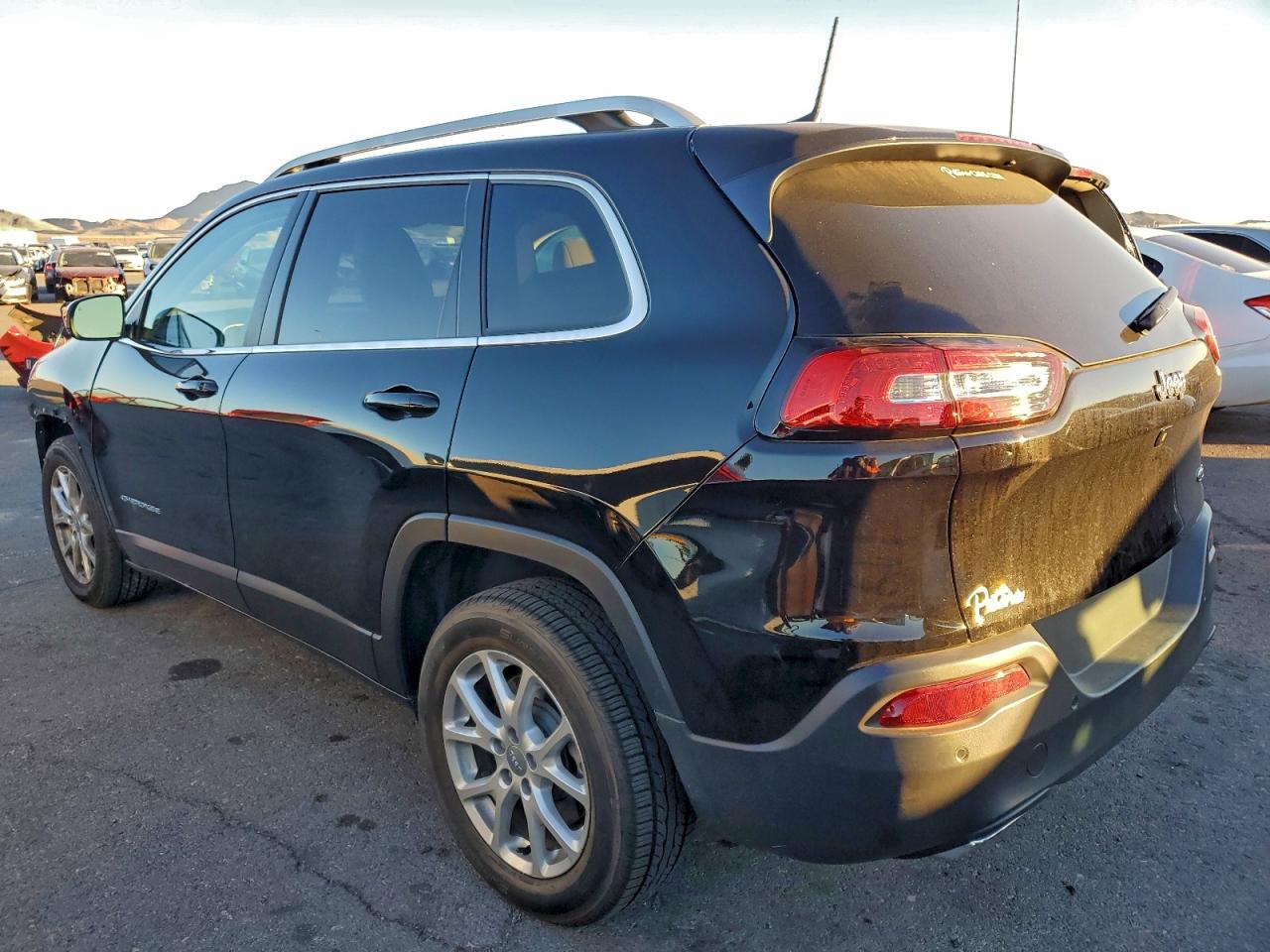 2017 JEEP CHEROKEE LATITUDE photo 3