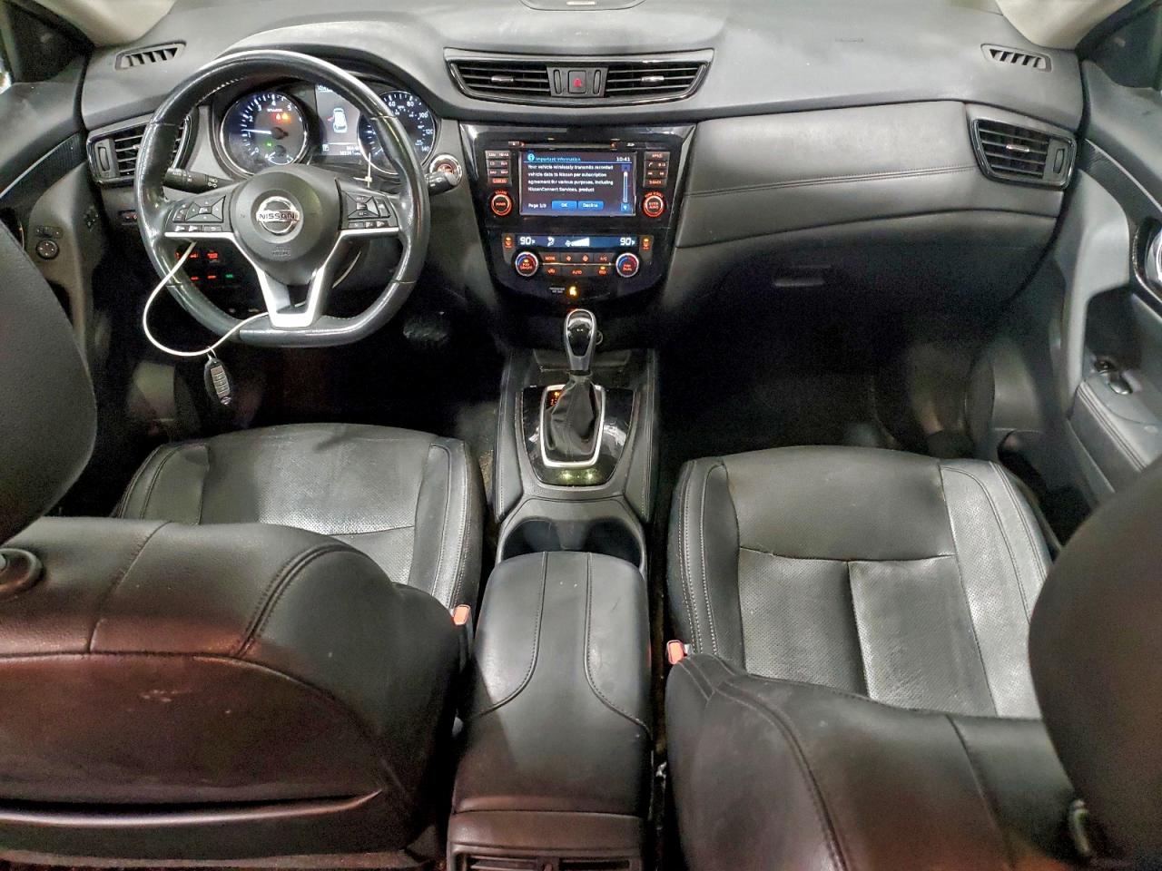 2017 NISSAN ROGUE SV photo 8