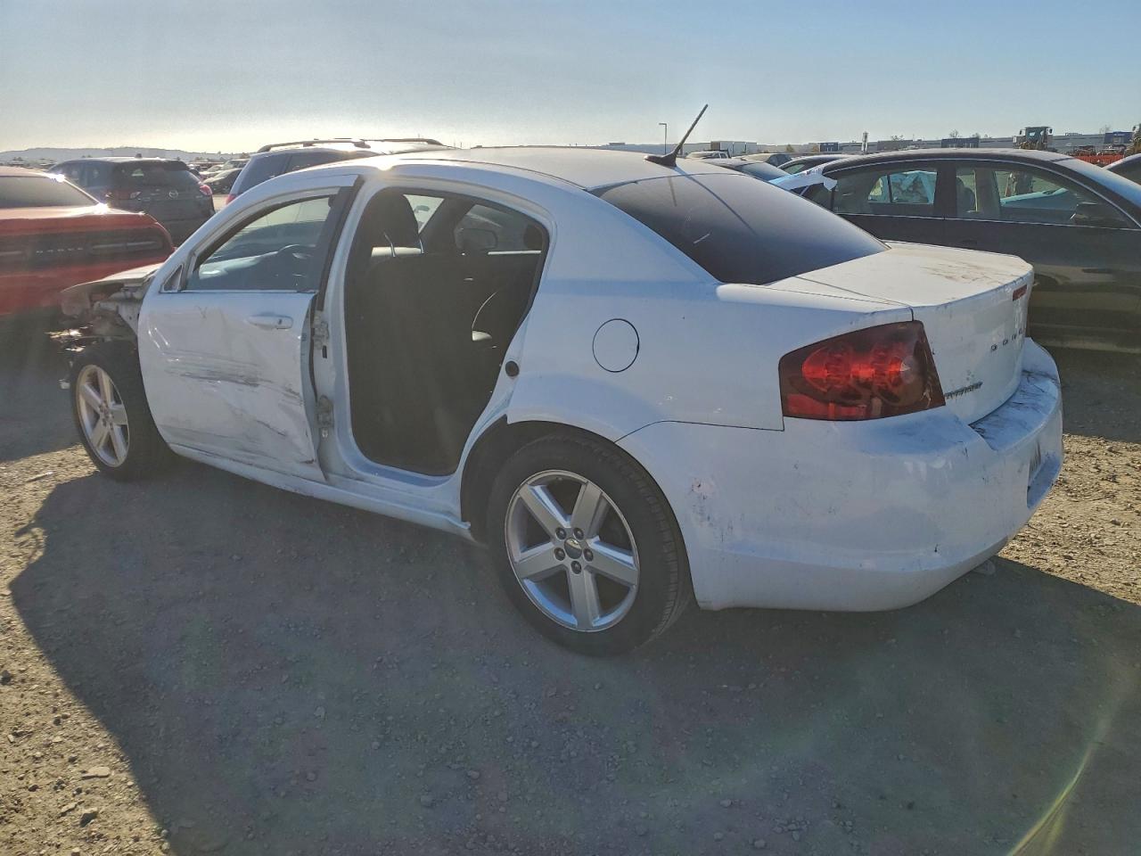 2013 DODGE AVENGER SE photo 2