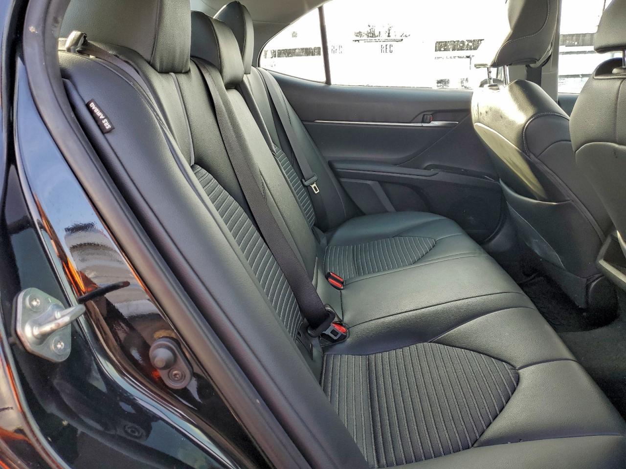 2019 TOYOTA CAMRY L photo 10