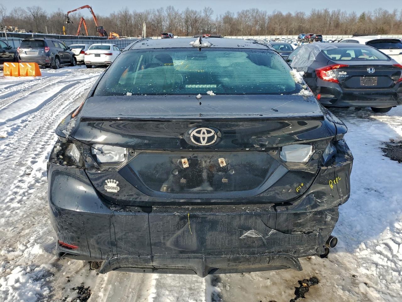 2019 TOYOTA CAMRY L photo 6