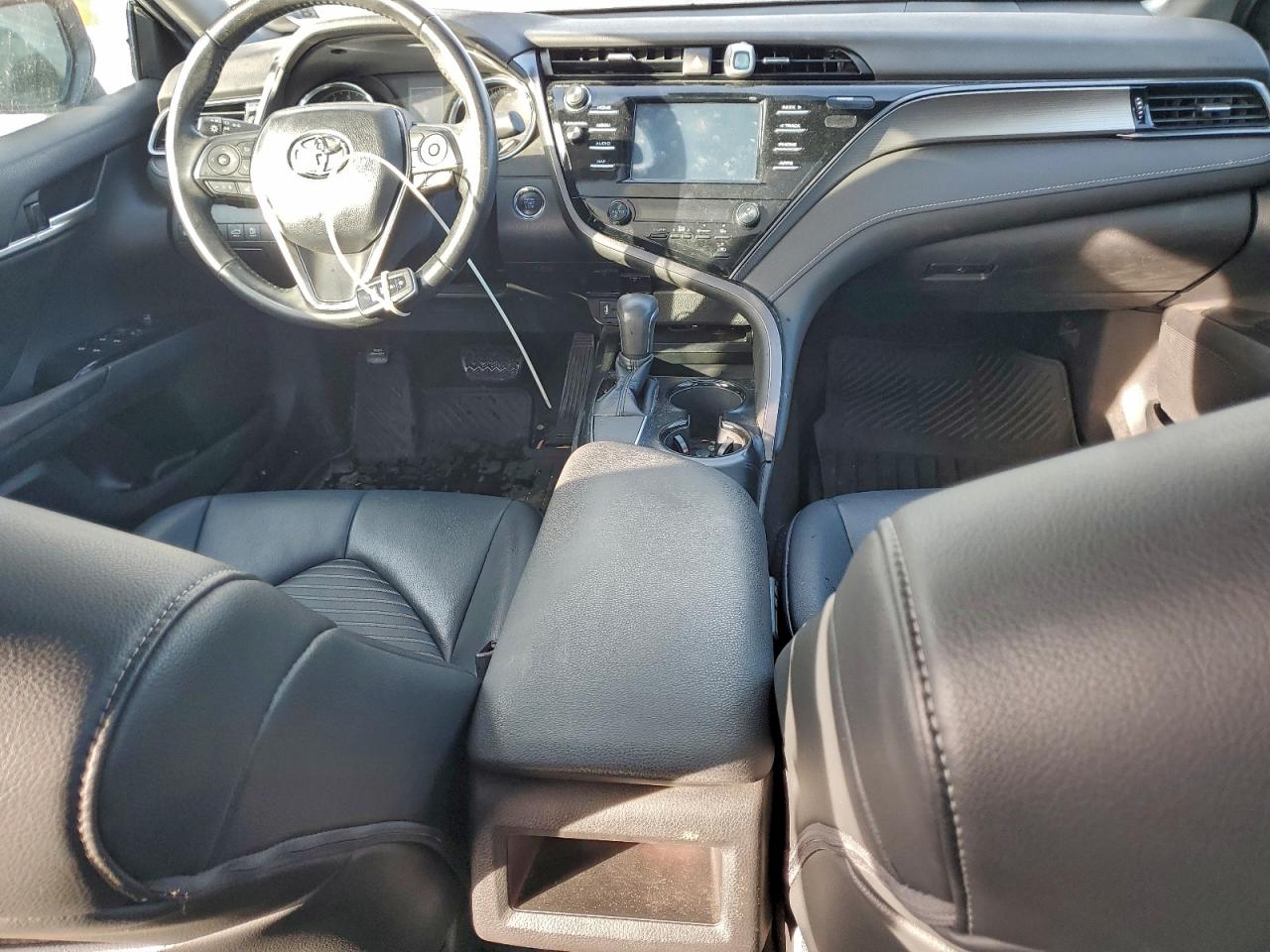 2019 TOYOTA CAMRY L photo 8