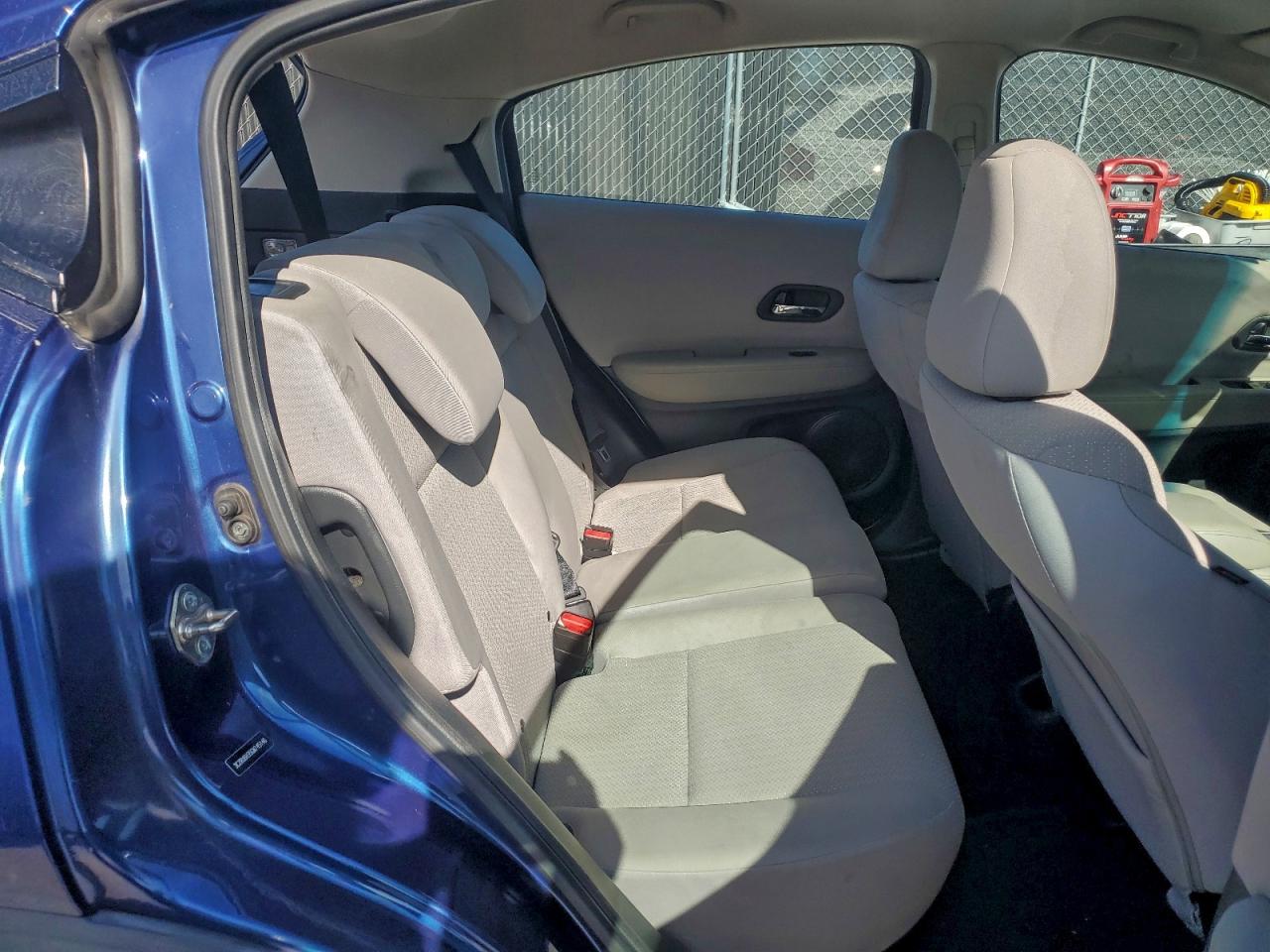 2016 HONDA HR-V LX photo 11