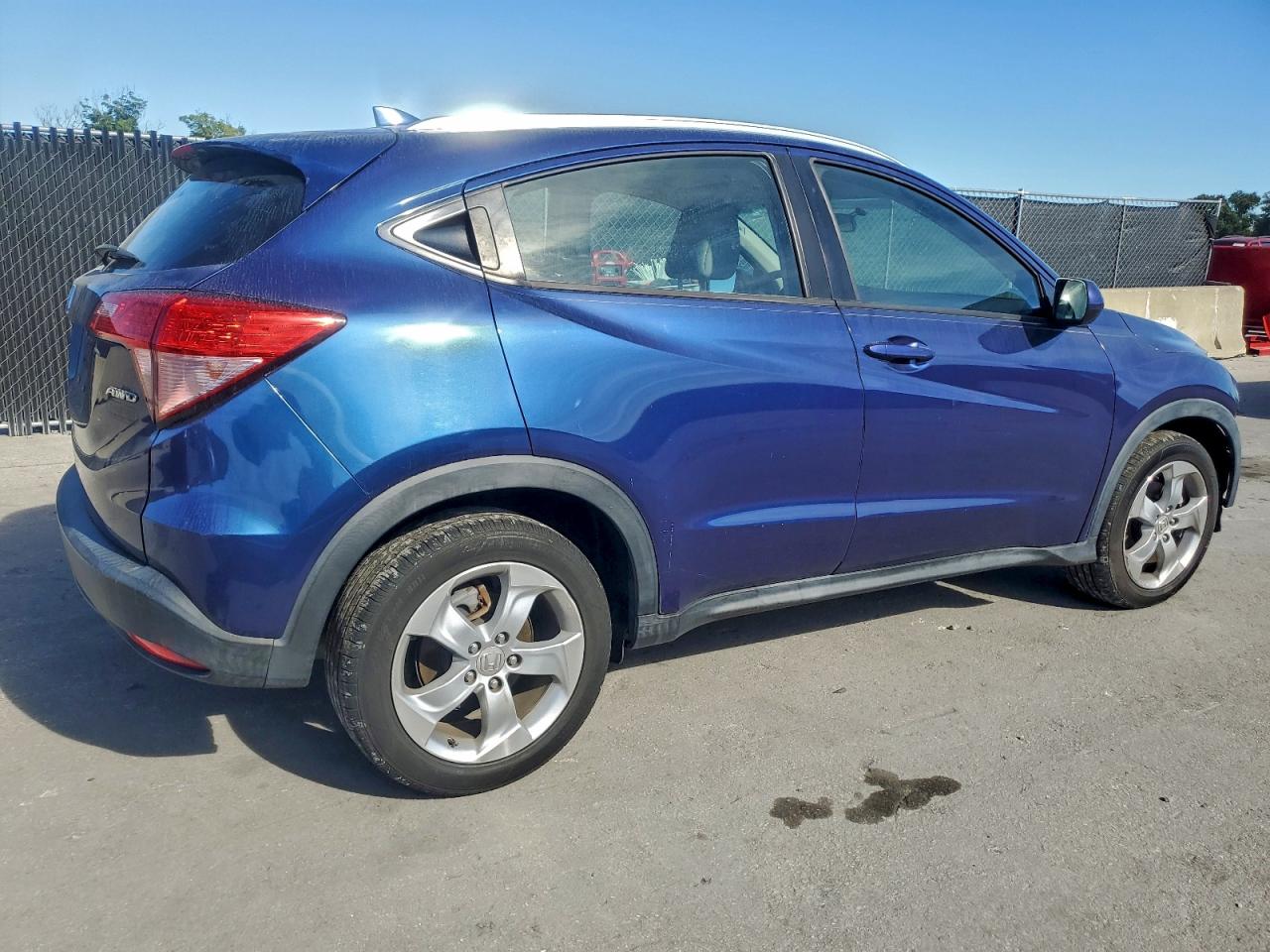 2016 HONDA HR-V LX photo 3