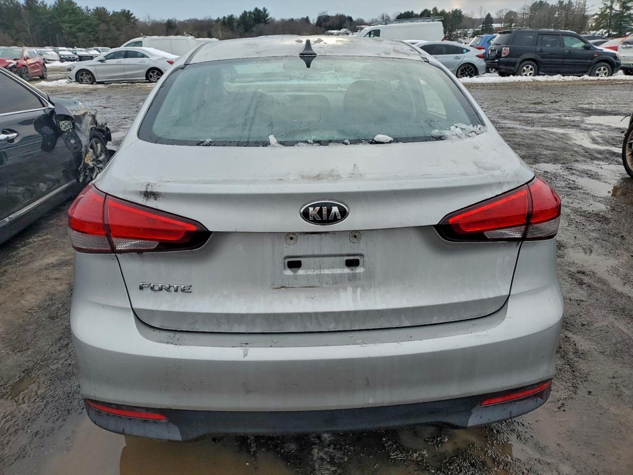 2017 KIA FORTE LX photo 11