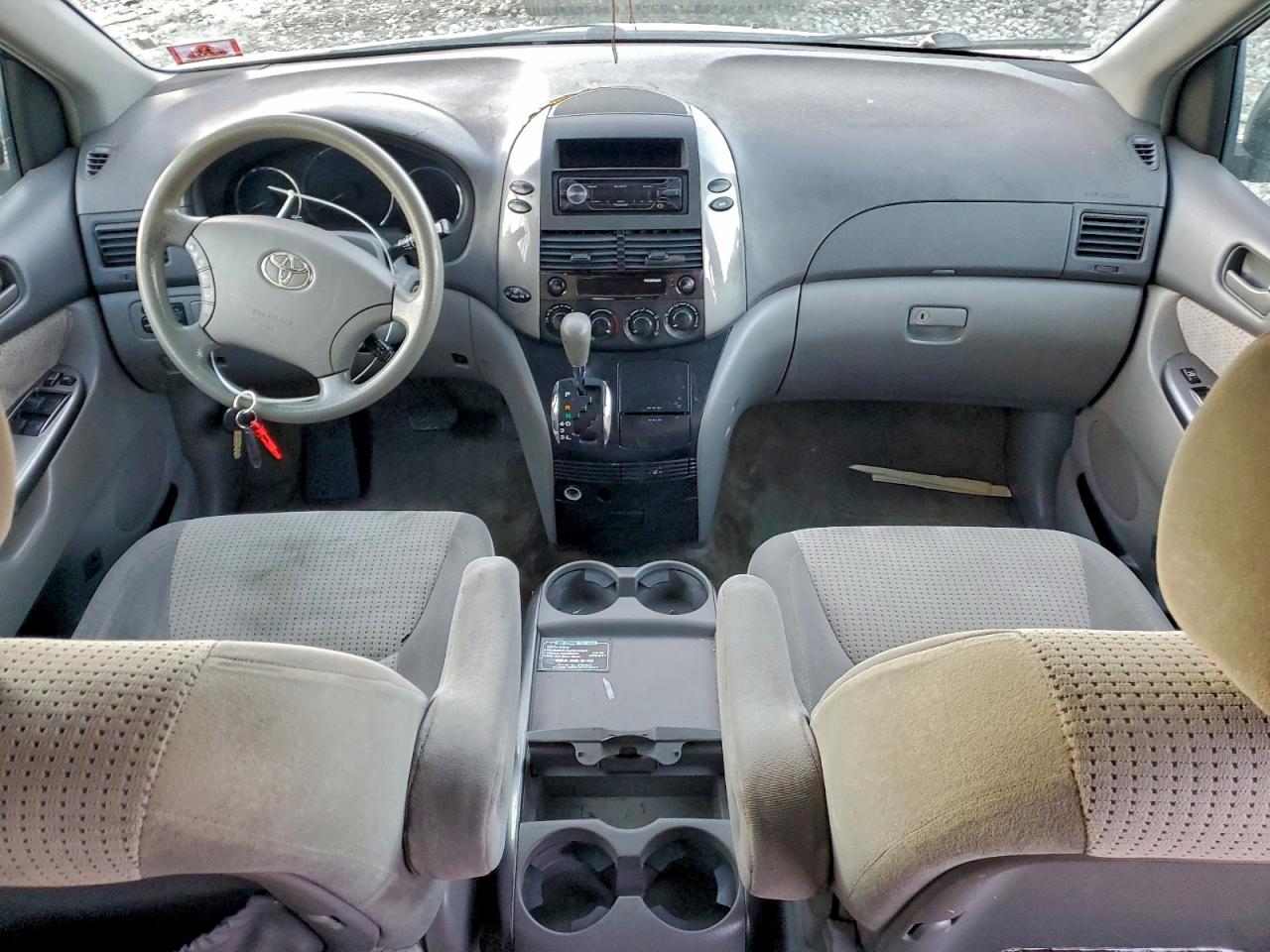 2008 TOYOTA SIENNA CE photo 22