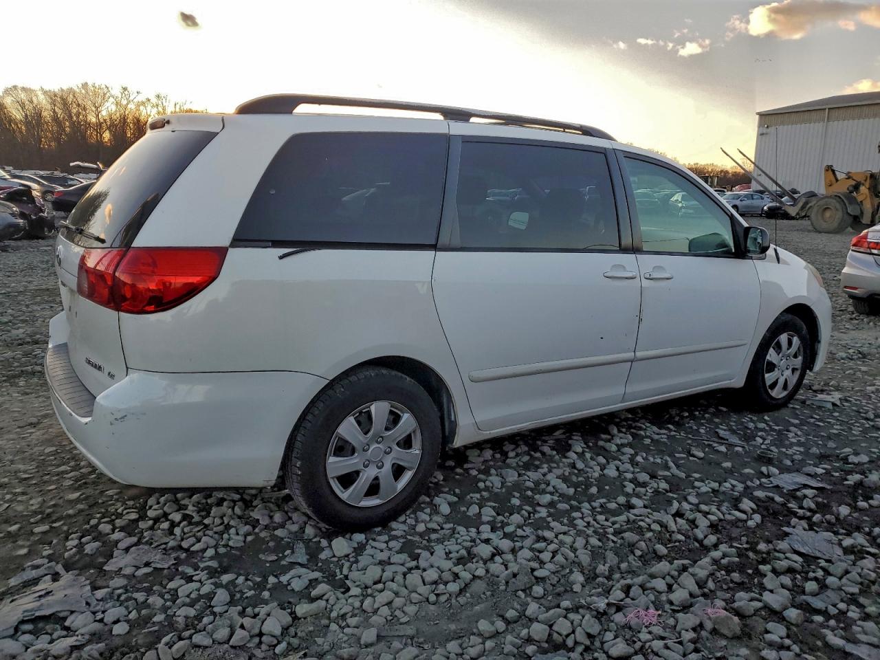 2008 TOYOTA SIENNA CE photo 7