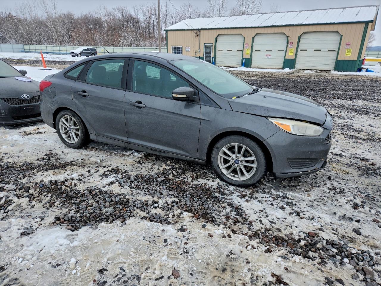2017 FORD FOCUS SE photo 7