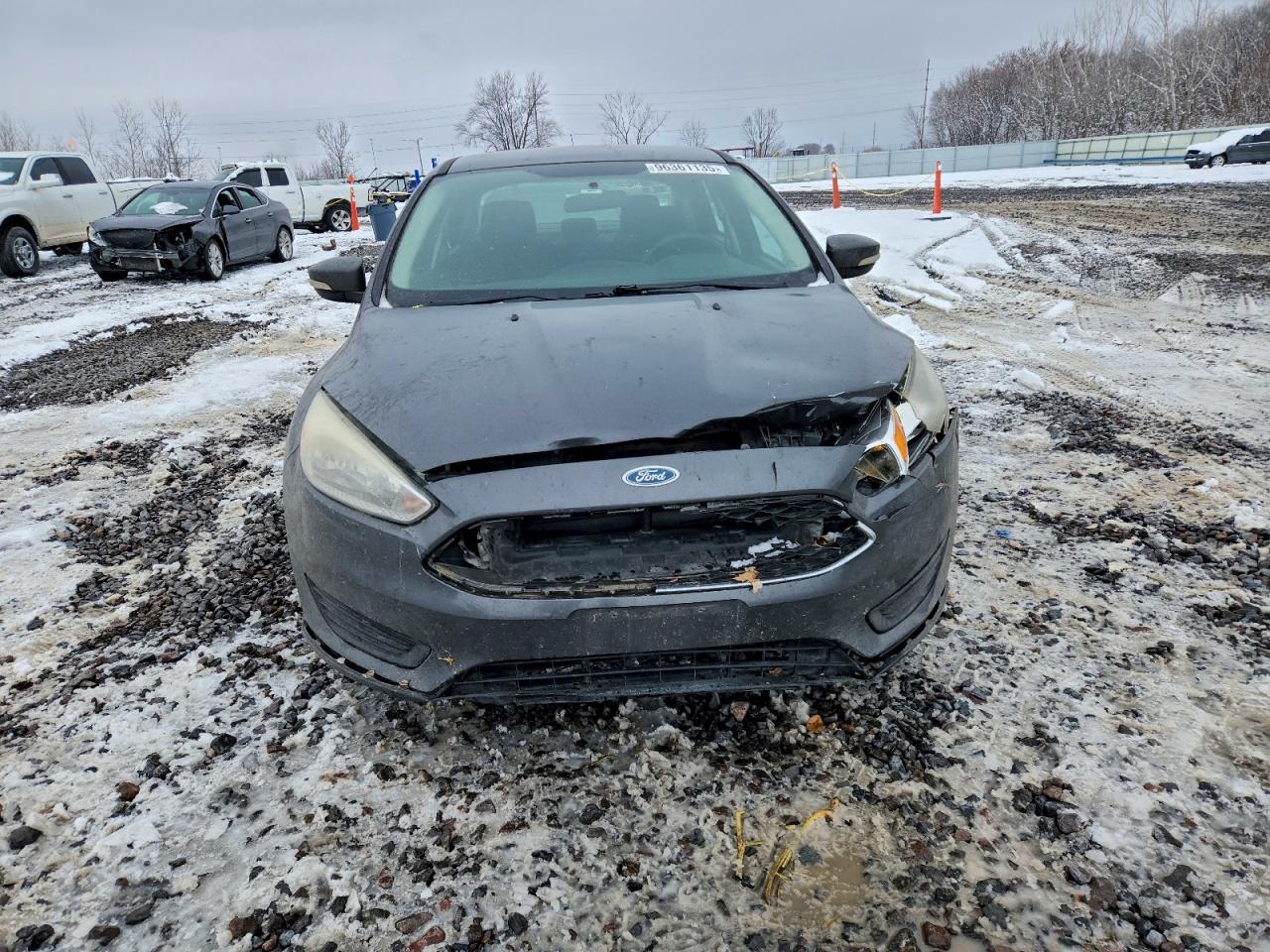 2017 FORD FOCUS SE photo 9
