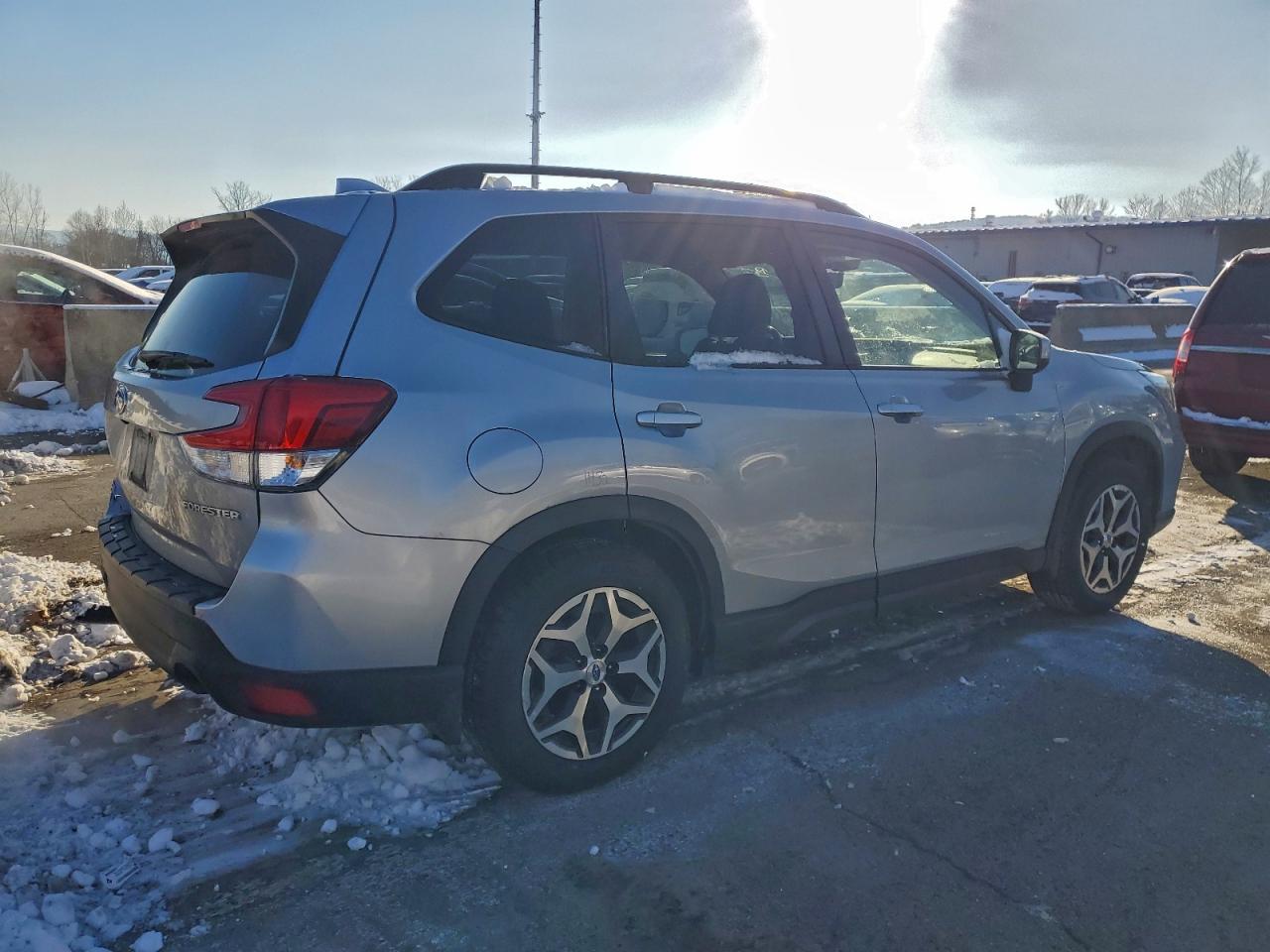 2020 SUBARU FORESTER PREMIUM photo 3