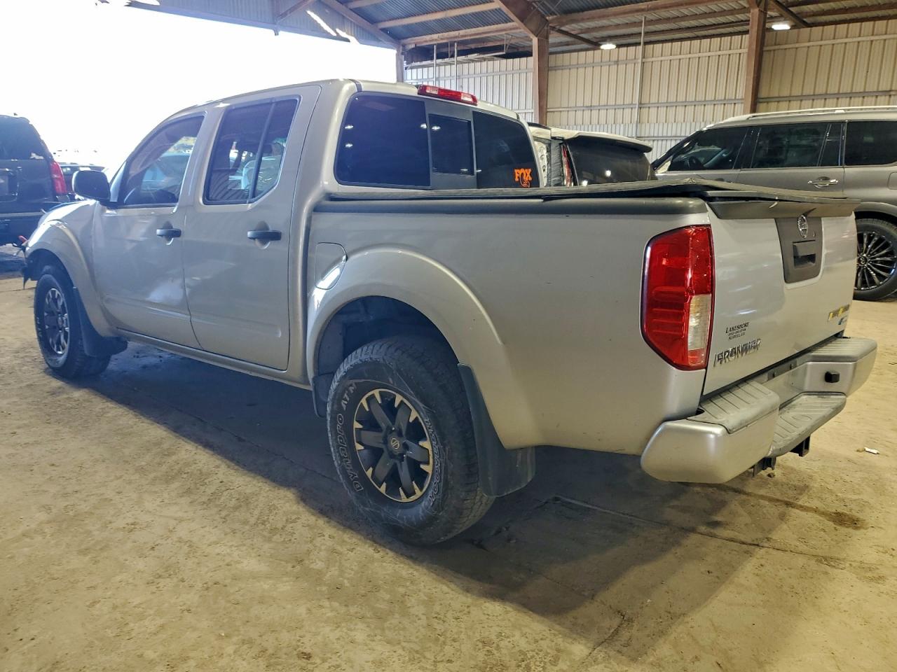 2018 NISSAN FRONTIER S photo 2