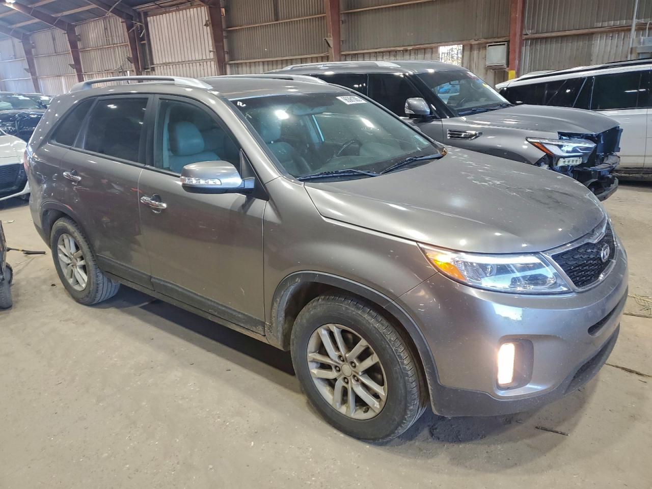 2014 KIA SORENTO LX photo 4
