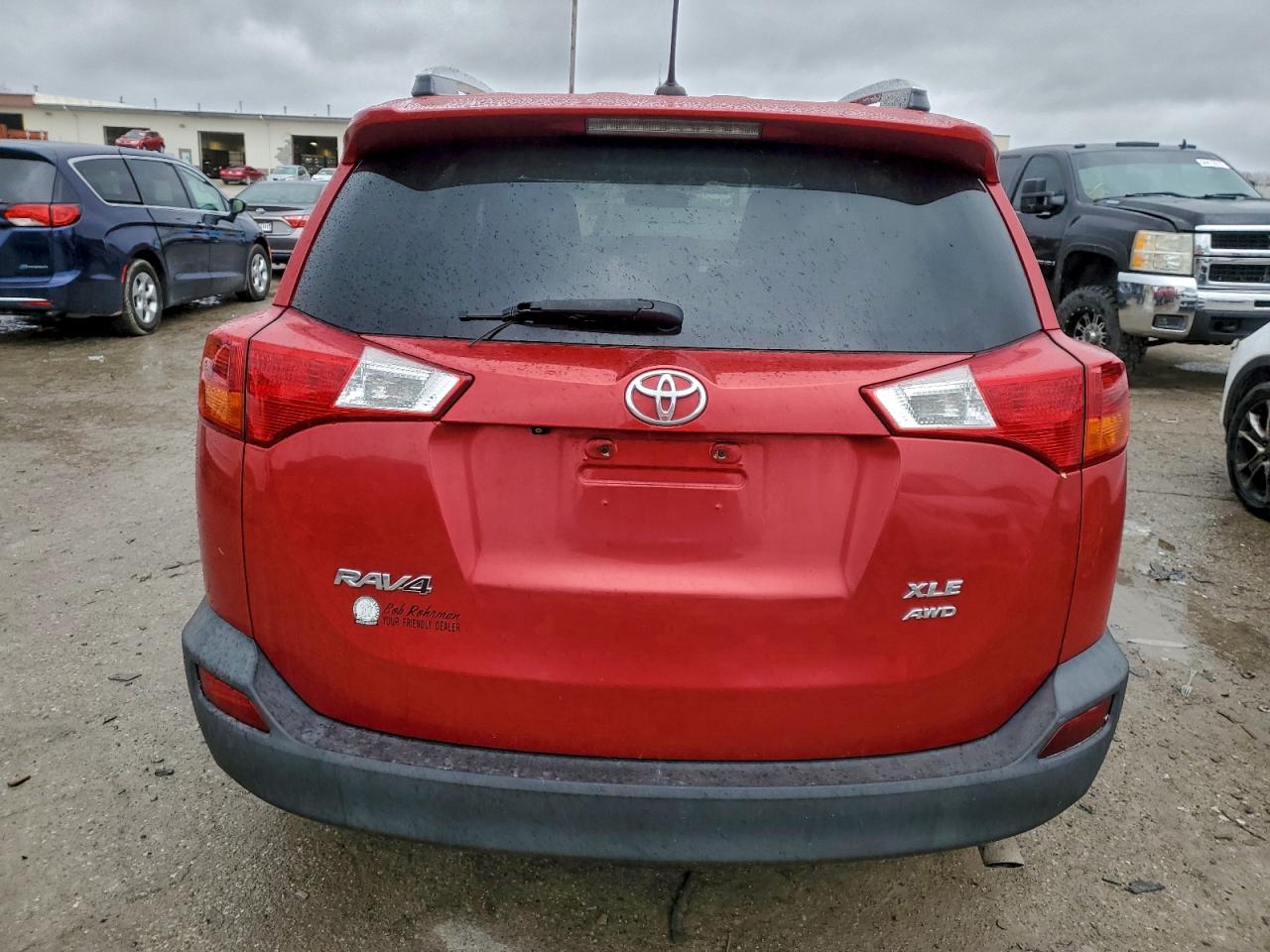 2015 TOYOTA RAV4 XLE photo 6