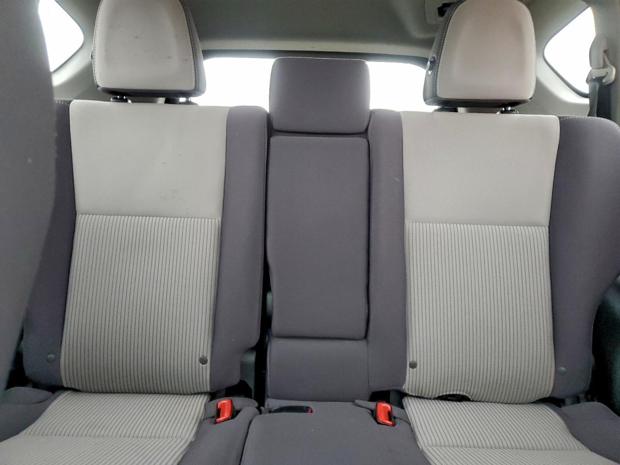 2015 TOYOTA RAV4 XLE photo 10
