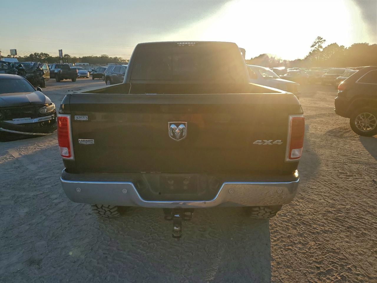 2018 RAM 3500 LARAMIE photo 6