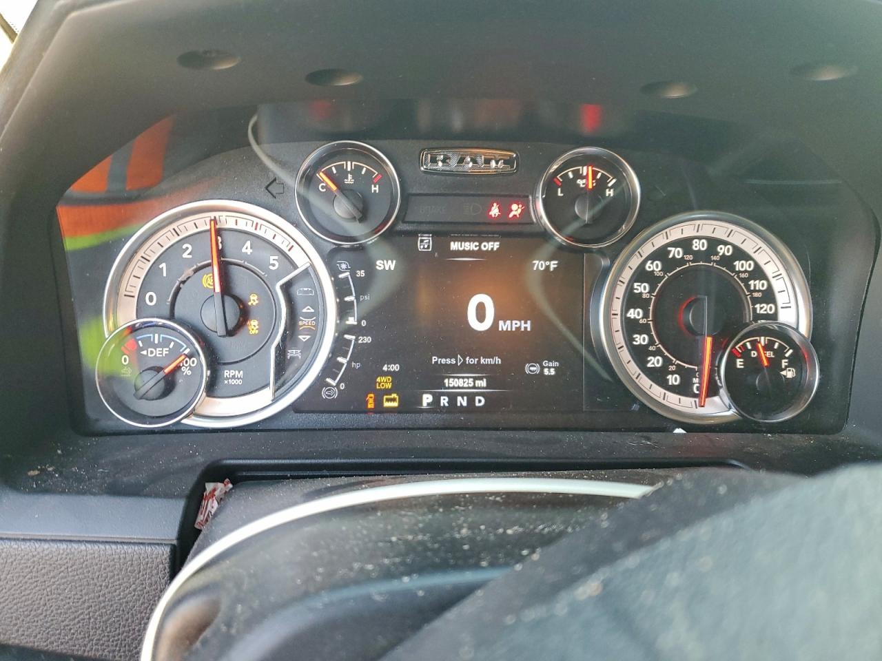 2018 RAM 3500 LARAMIE photo 9