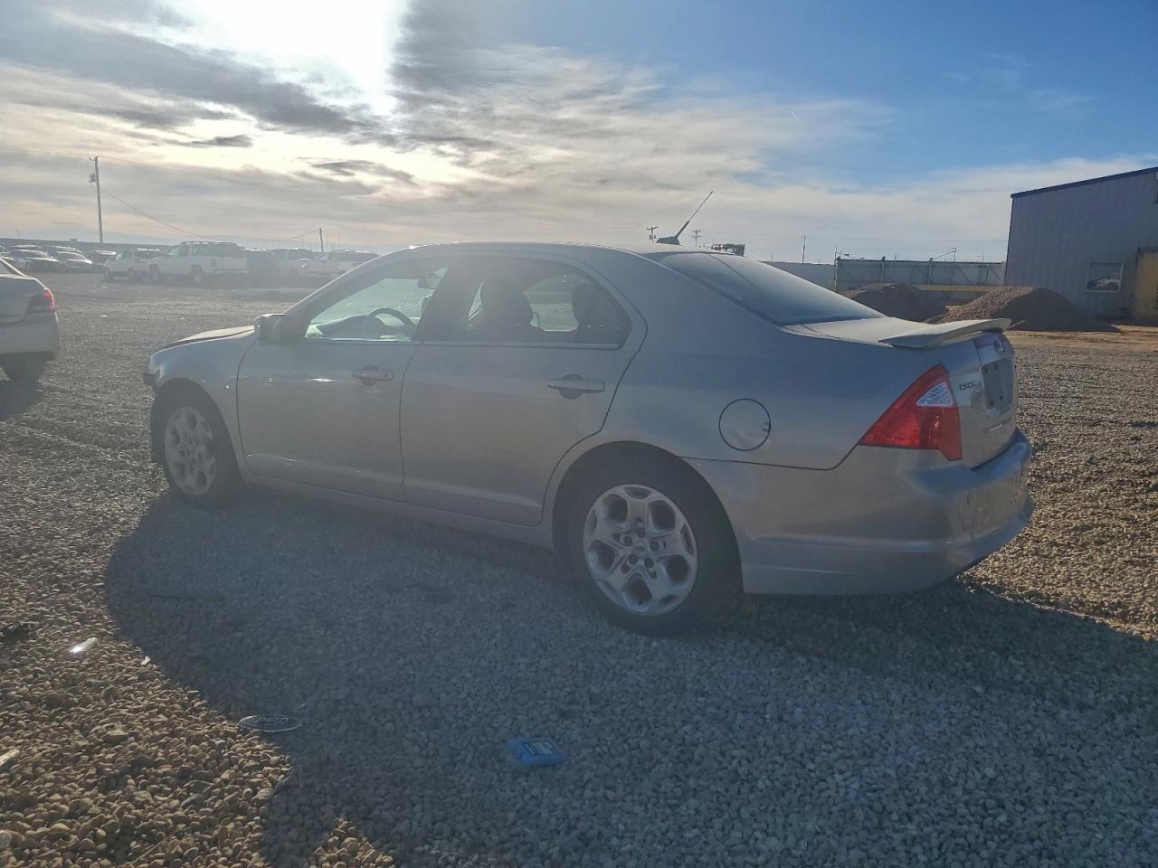 2010 FORD FUSION SE photo 2
