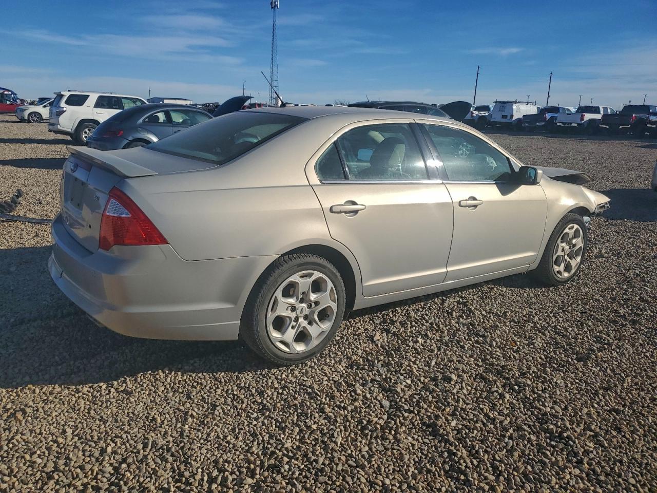 2010 FORD FUSION SE photo 3