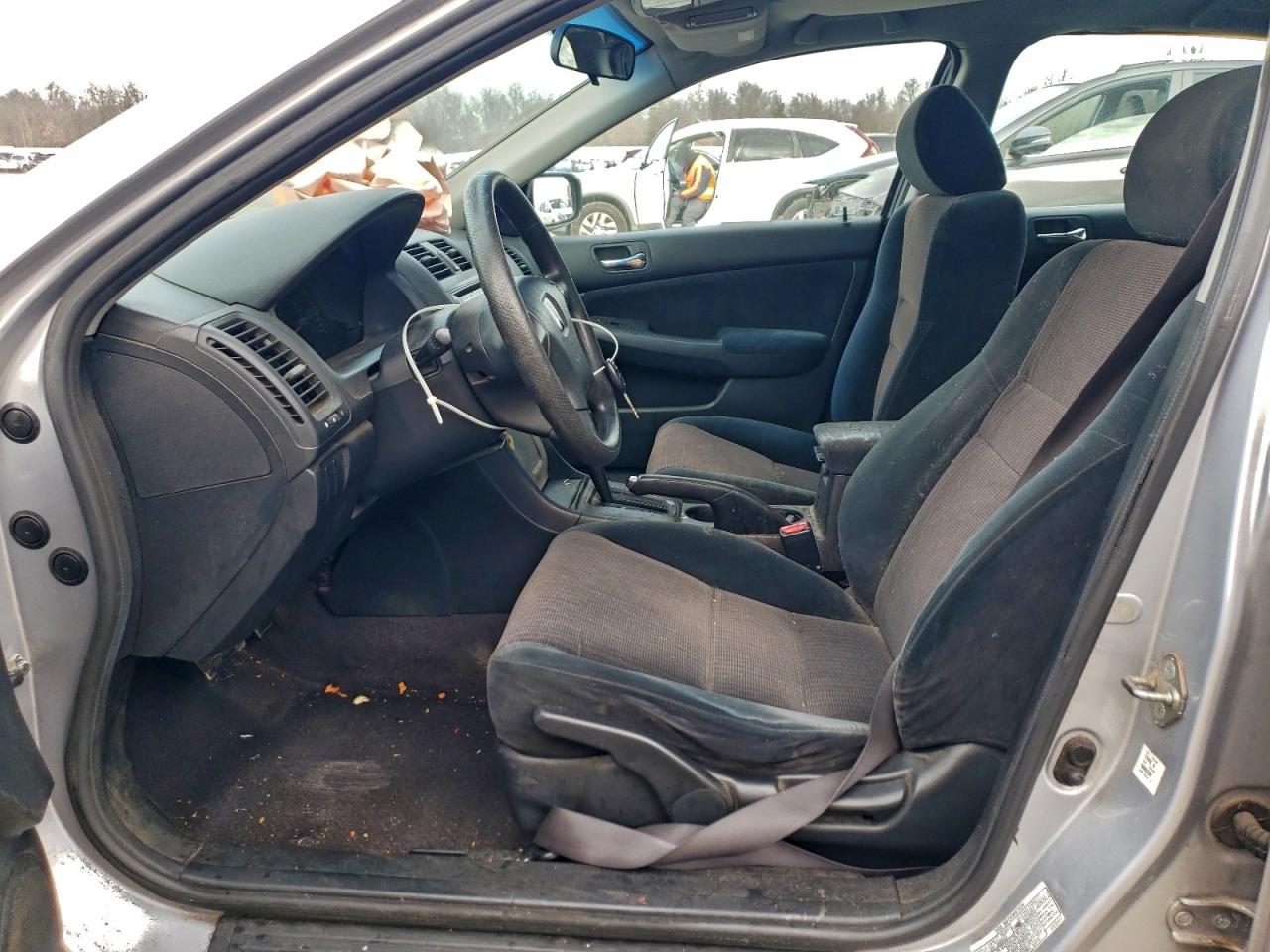 2003 HONDA ACCORD LX photo 7