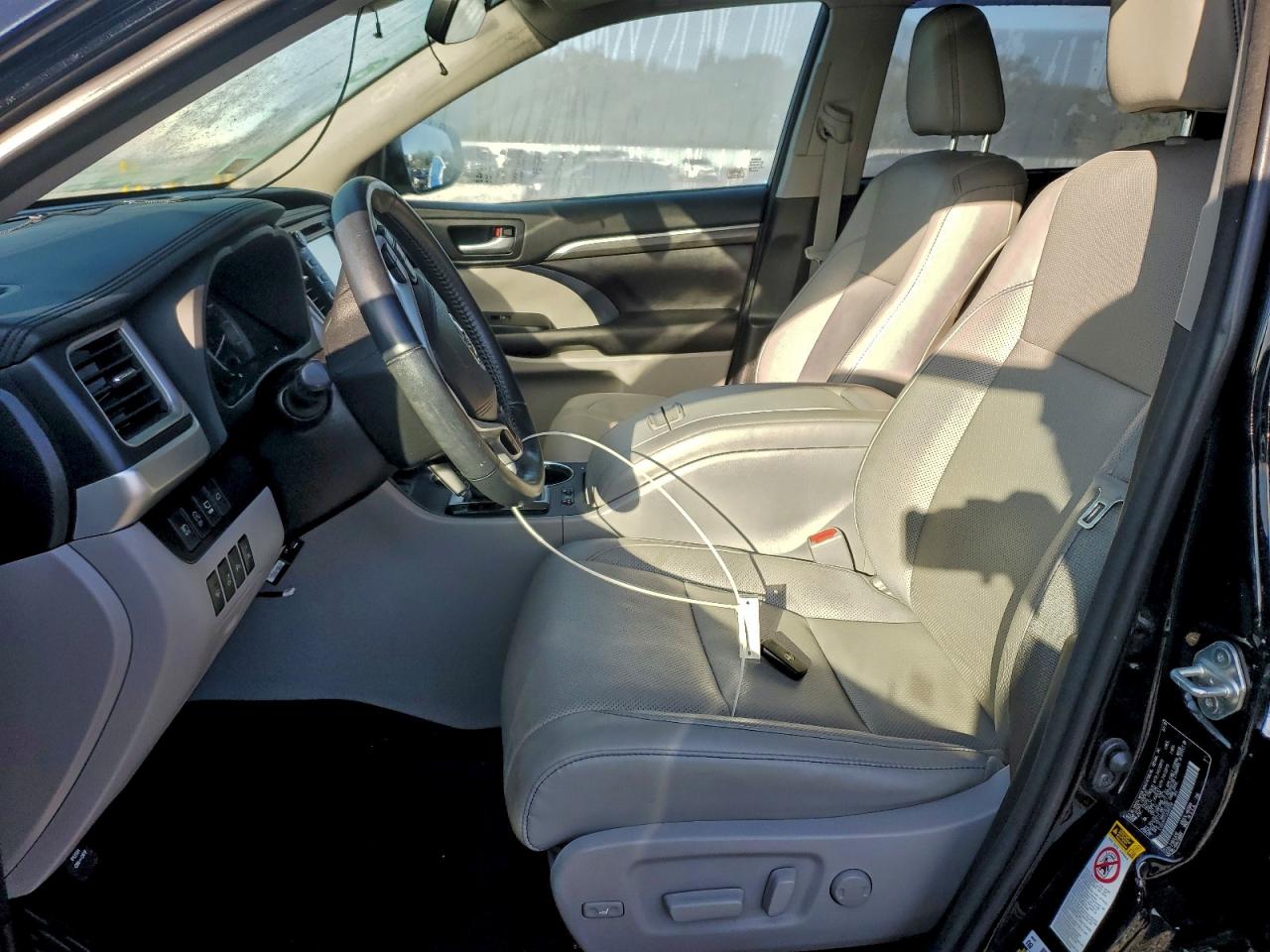 2018 TOYOTA HIGHLANDER LIMITED photo 13