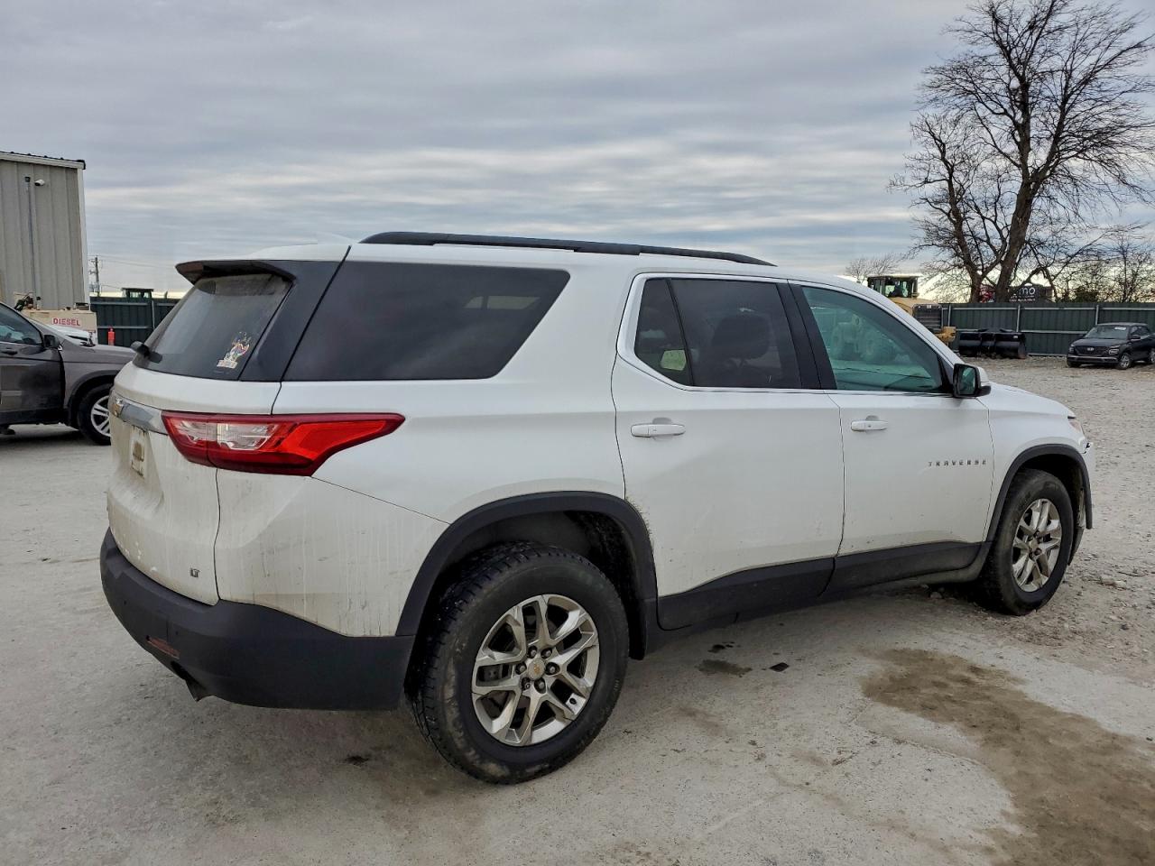 2019 CHEVROLET TRAVERSE LT photo 3