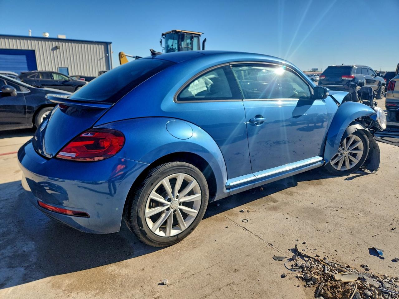 2018 VOLKSWAGEN BEETLE S photo 5