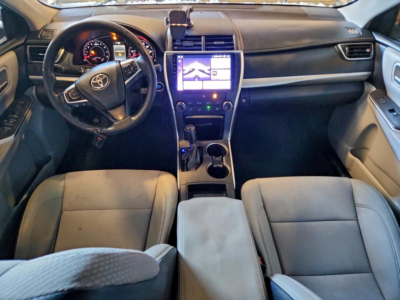 2016 TOYOTA CAMRY LE photo 15