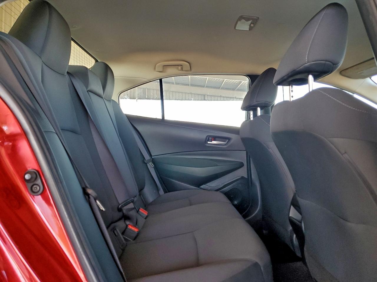2021 TOYOTA COROLLA LE photo 19