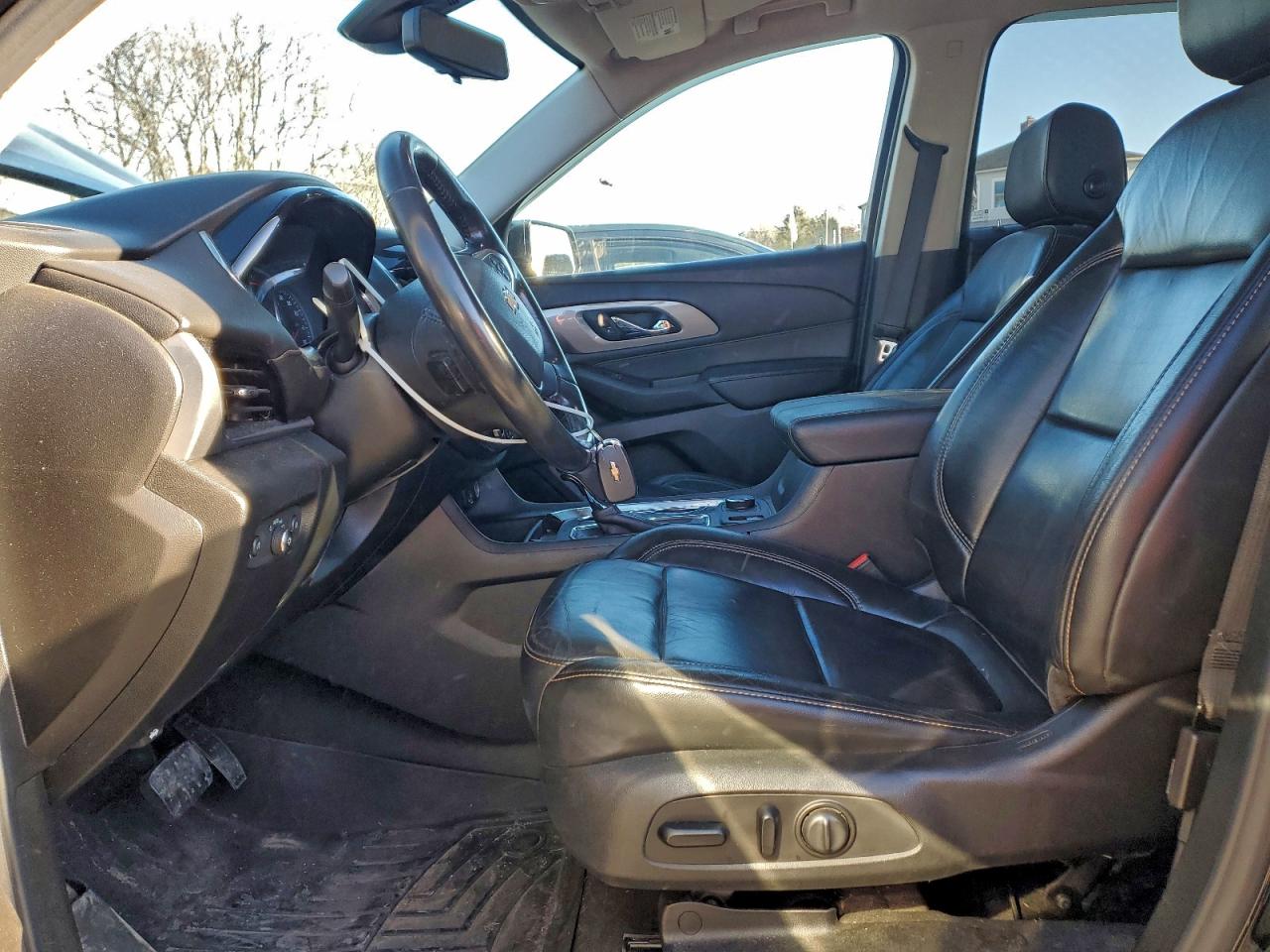 2020 CHEVROLET TRAVERSE LT photo 7