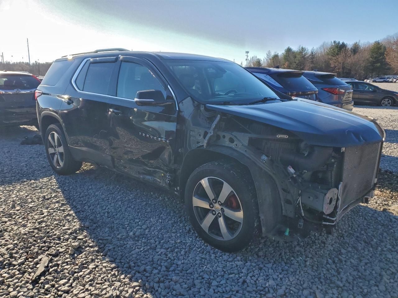 2020 CHEVROLET TRAVERSE LT photo 4