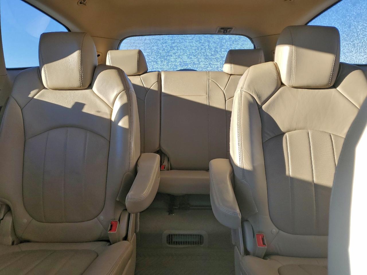 2010 BUICK ENCLAVE CXL photo 19