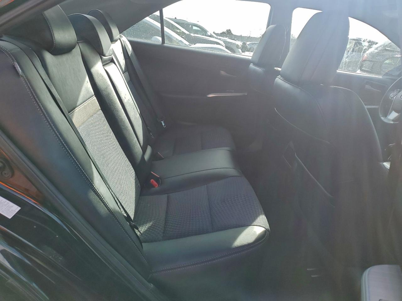 2014 TOYOTA CAMRY L photo 10