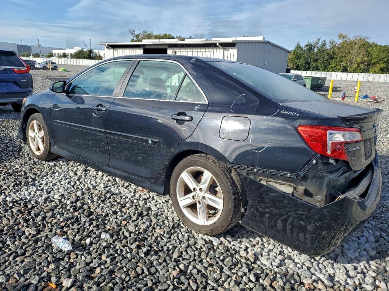 2014 TOYOTA CAMRY L photo 2