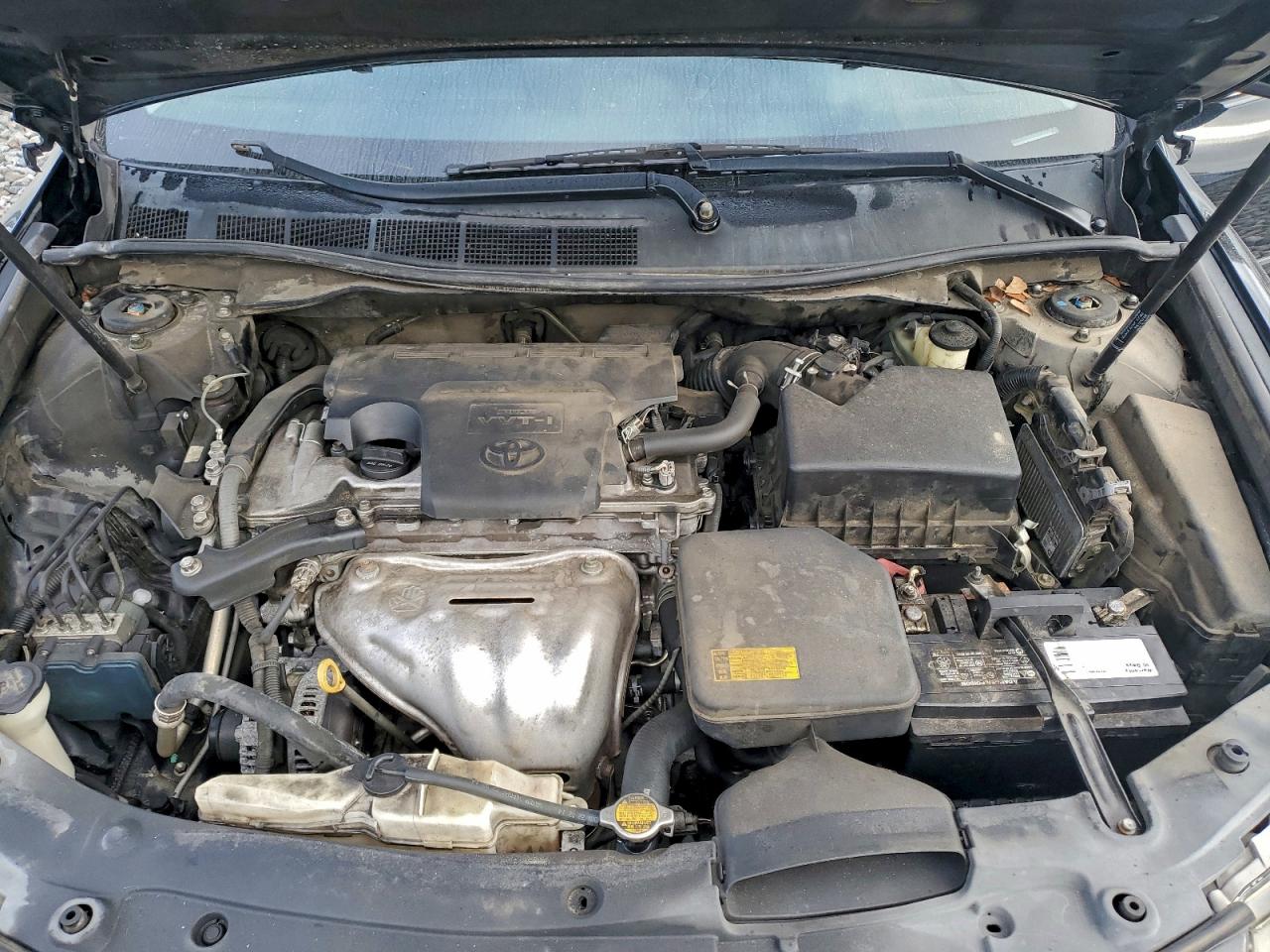 2014 TOYOTA CAMRY L photo 11