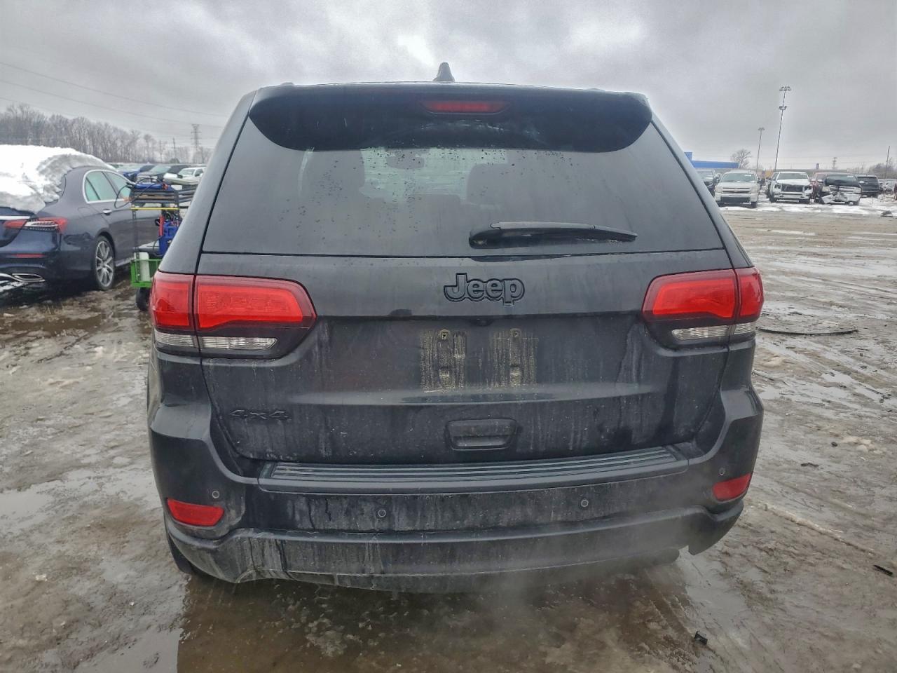 2020 JEEP GRAND CHEROKEE LAREDO photo 6