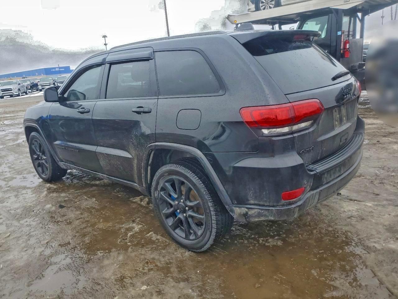 2020 JEEP GRAND CHEROKEE LAREDO photo 2