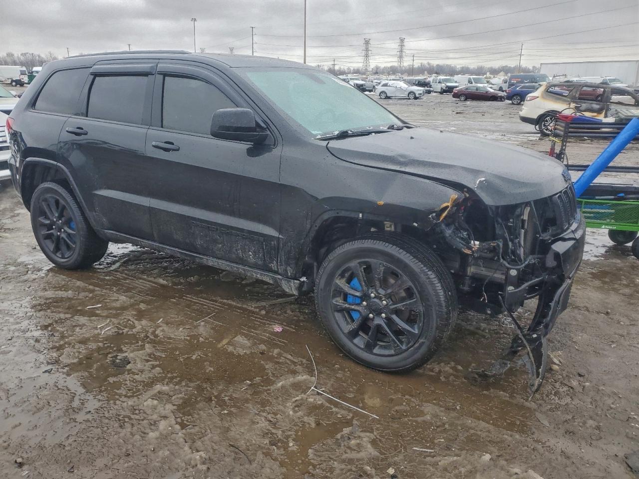 2020 JEEP GRAND CHEROKEE LAREDO photo 4