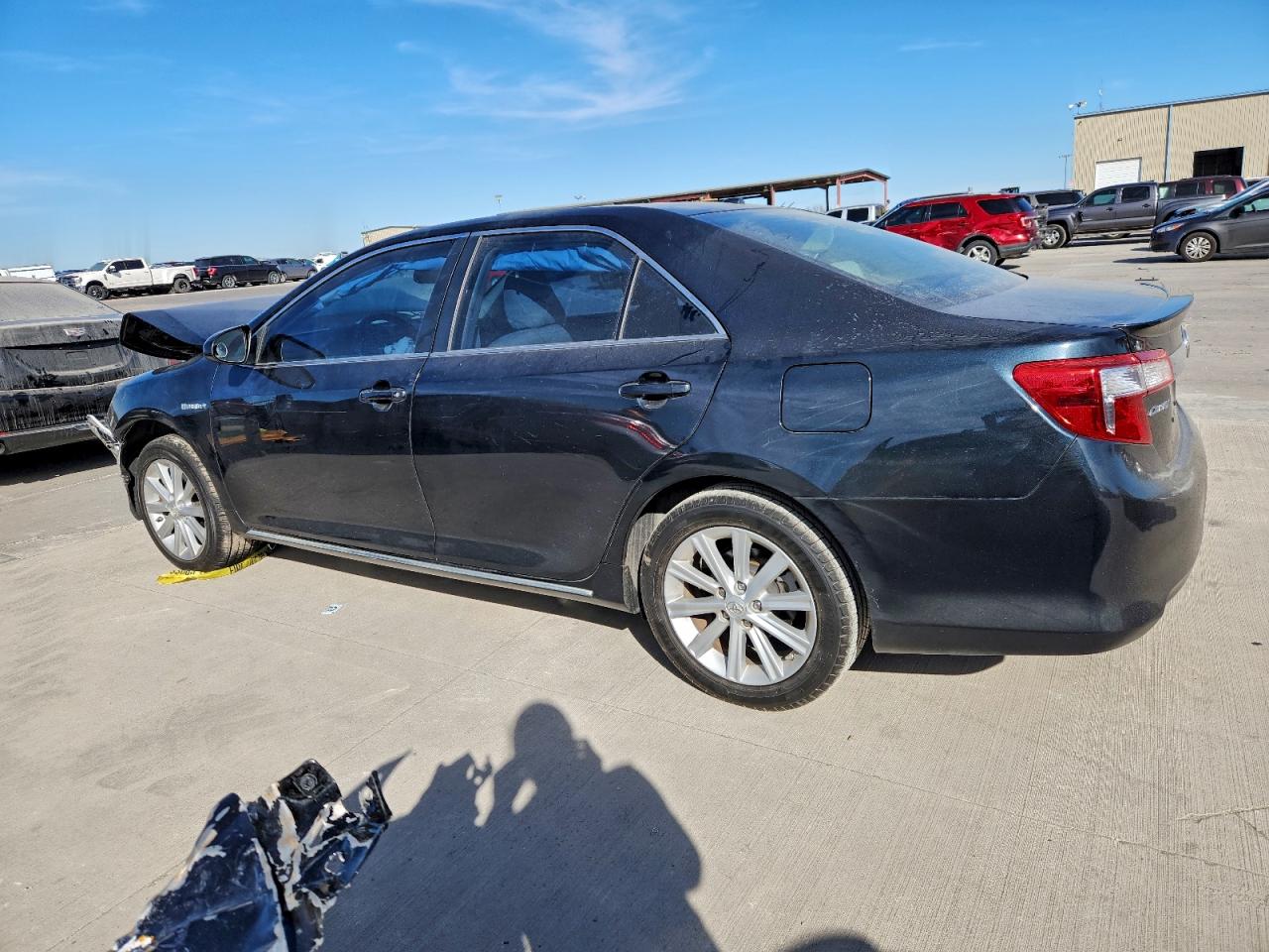 2013 TOYOTA CAMRY HYBRID photo 2