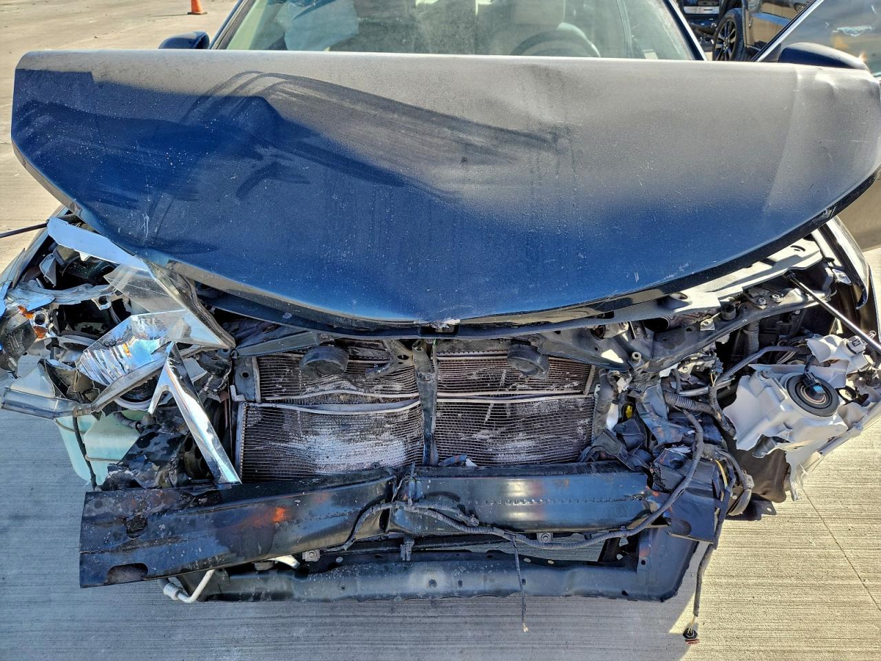 2013 TOYOTA CAMRY HYBRID photo 11