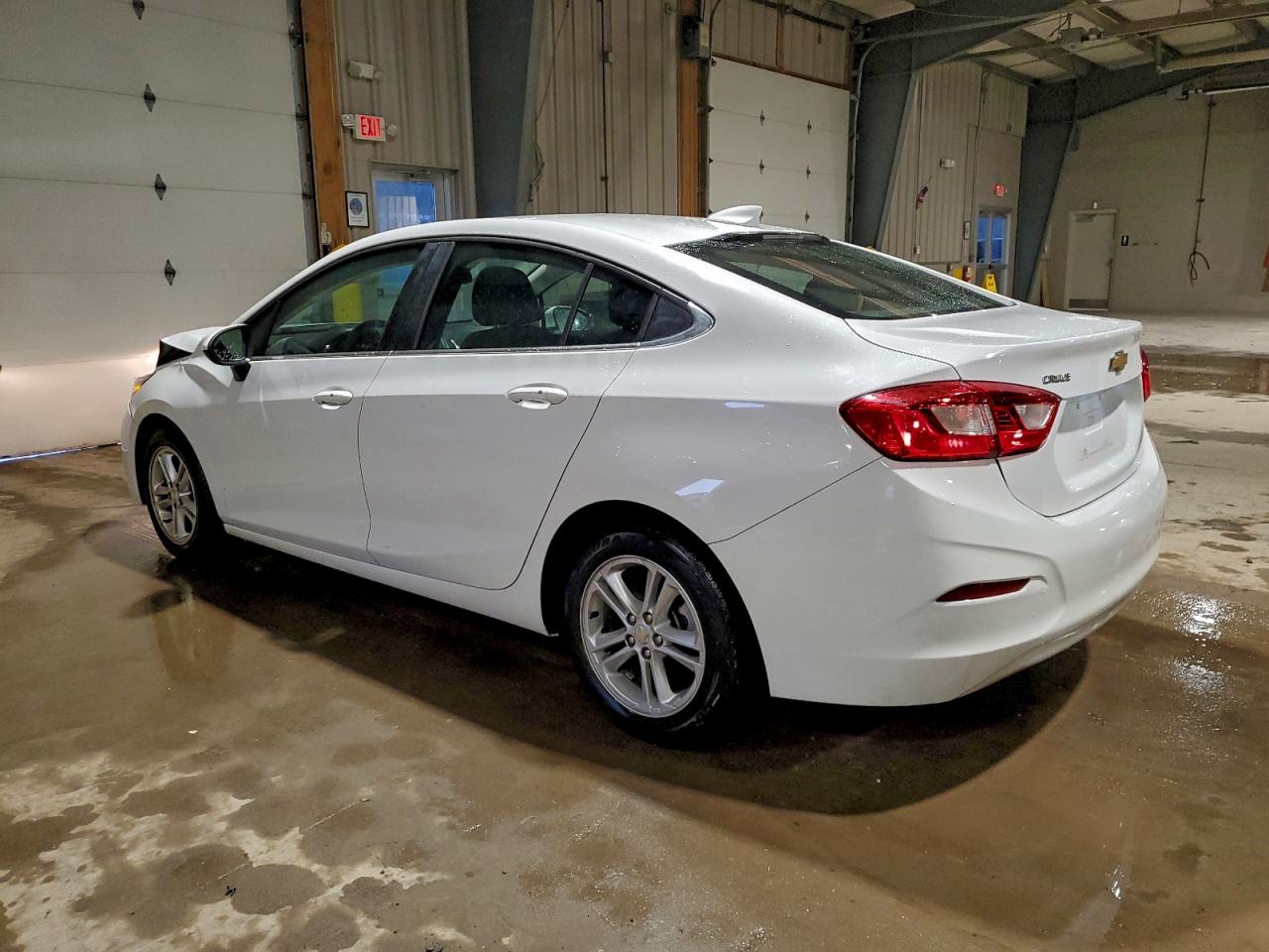 2016 CHEVROLET CRUZE LT photo 2