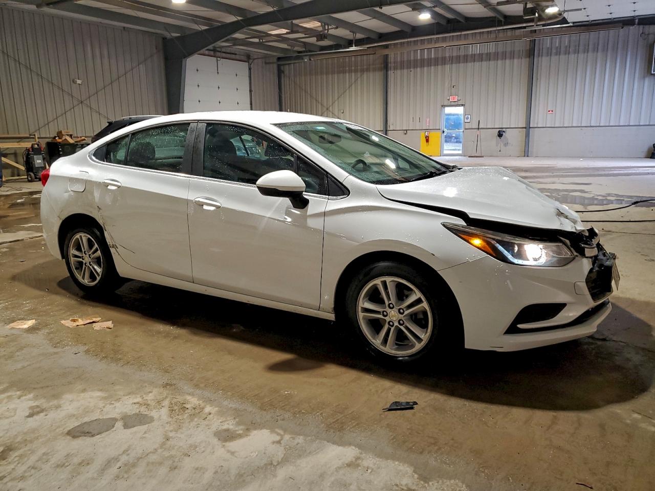 2016 CHEVROLET CRUZE LT photo 4