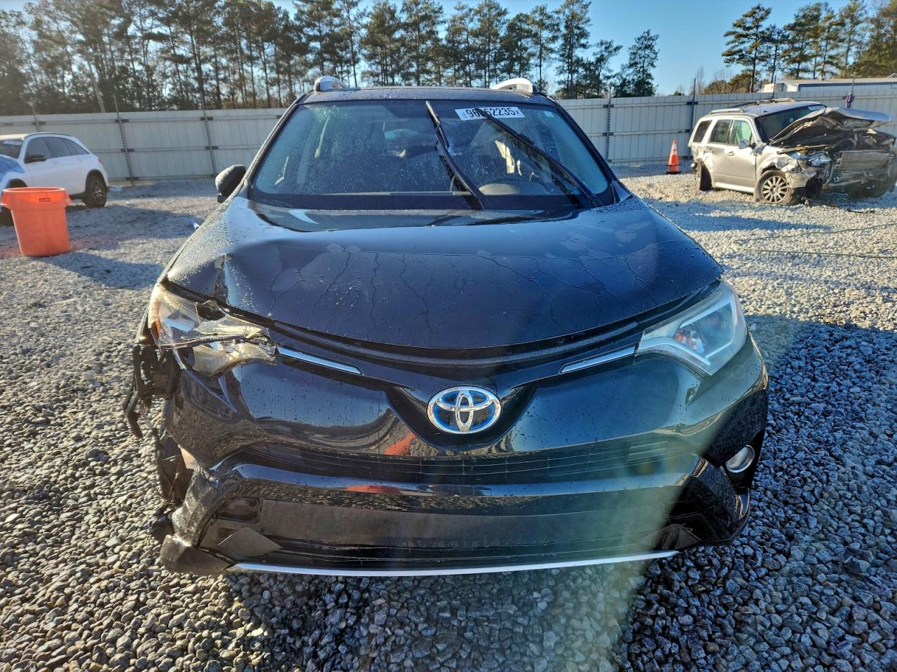 2016 TOYOTA RAV4 HV XLE photo 5