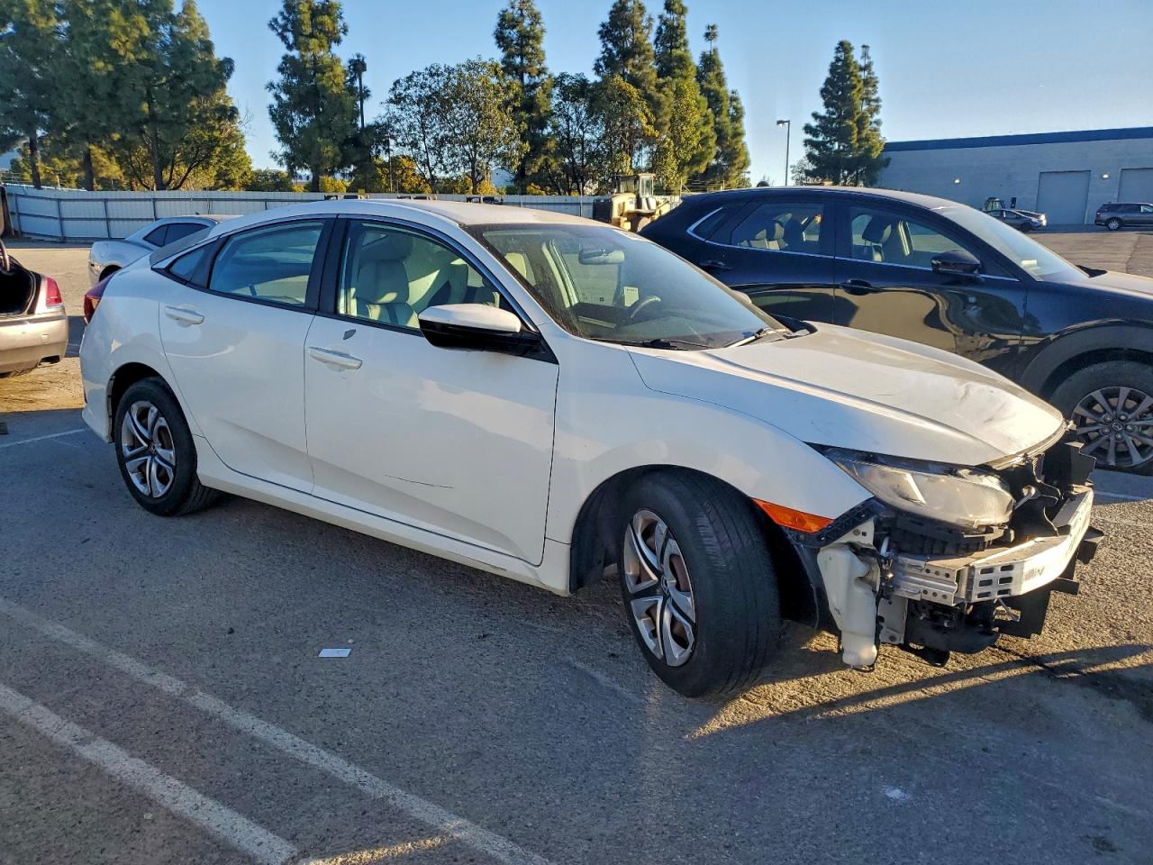 2017 HONDA CIVIC LX photo 4